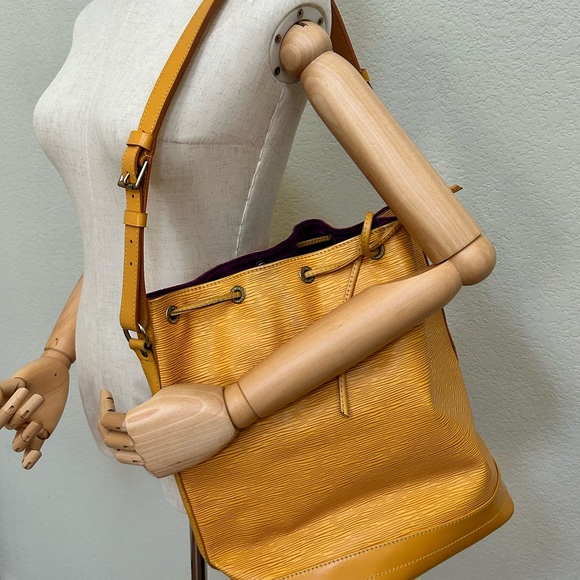 TRENDING Maxi Bags: Louis Vuitton Shoulder Bag Noe Yellow Epi - Picture 3 of 11